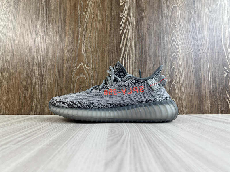 YEEZY 350 (29)