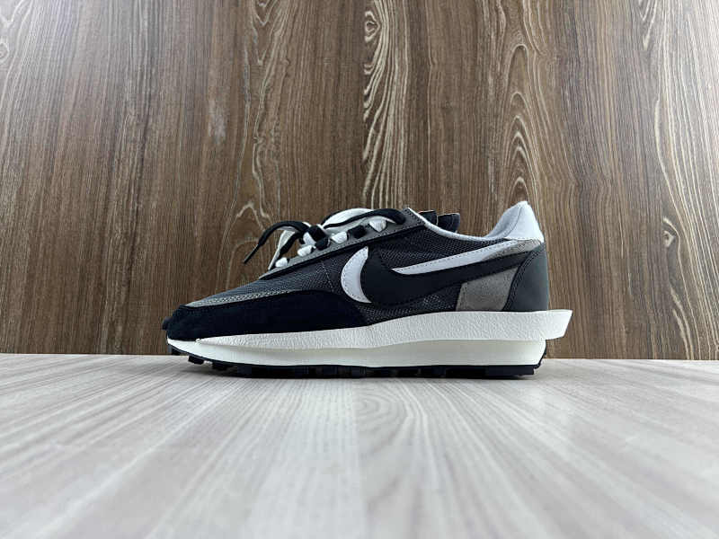 NIKE SACAI (4)