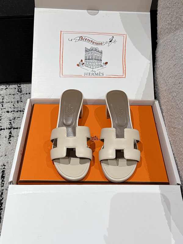 HERMES SHOES (519)