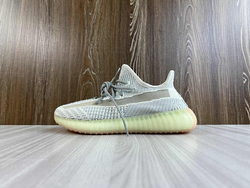 YEEZY 350 (45)