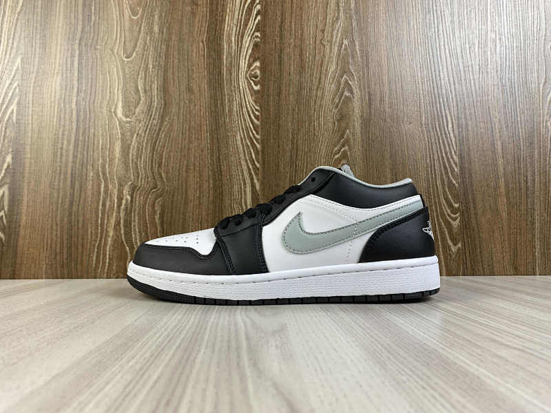 NIKE AIR JORDAN 1 LOW (140)