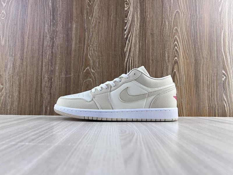 NIKE AIR JORDAN 1 LOW (43)