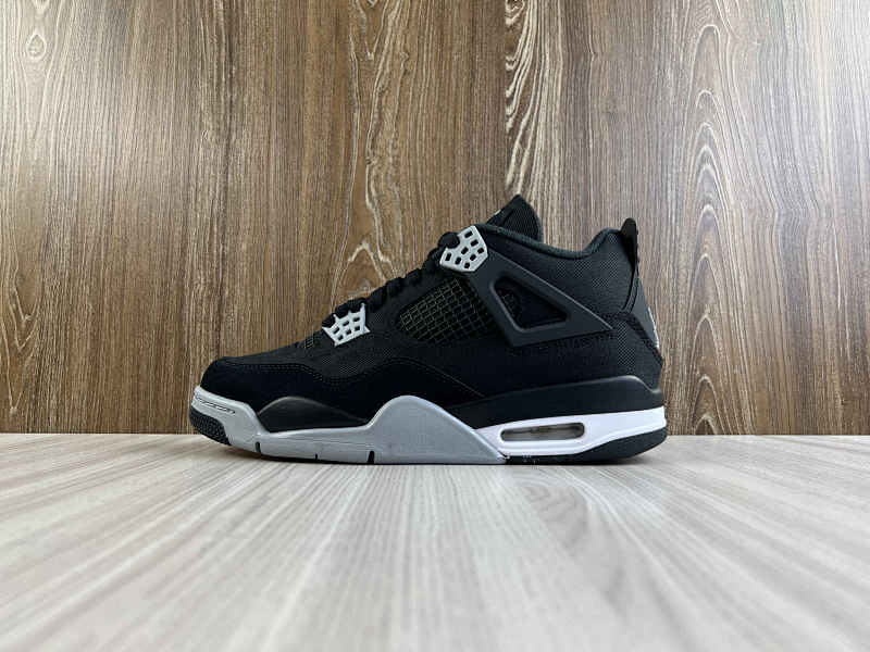 NIKE AIR JORDAN 4 (143)