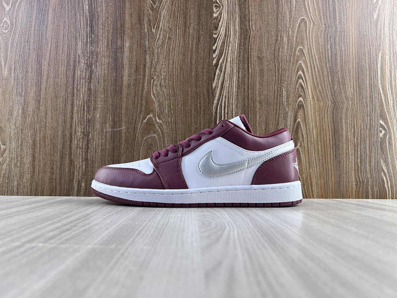 NIKE AIR JORDAN 1 LOW (85)