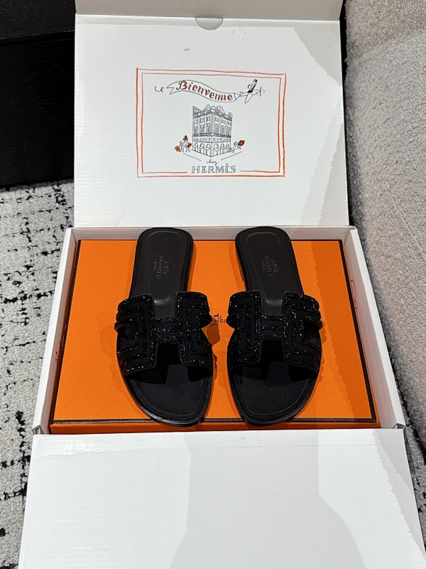 HERMES SHOES (562)