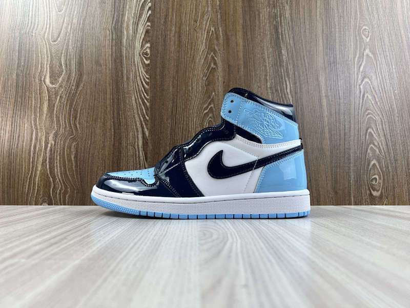 NIKE AIR JORDAN 1 HIGH (45)