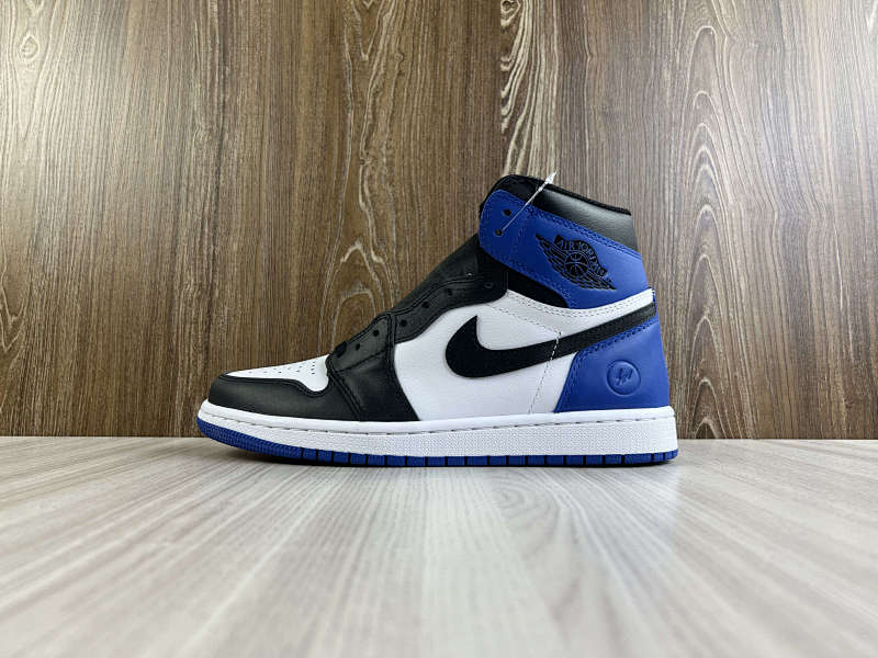 NIKE AIR JORDAN 1 HIGH (77)