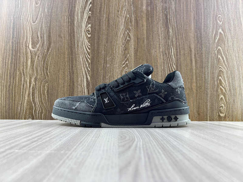 LOUIS VUITTON SHOES (30)