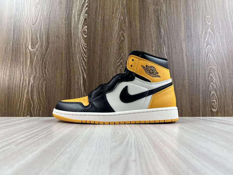 NIKE AIR JORDAN 1 HIGH (53)