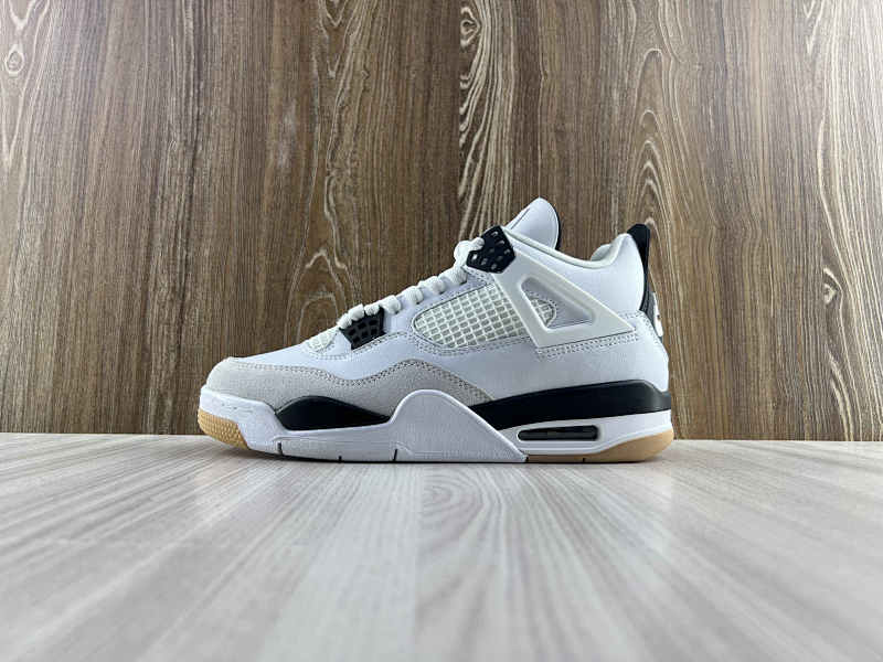 NIKE AIR JORDAN 4 (40)
