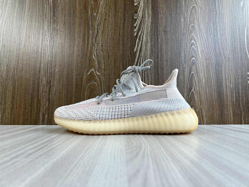 YEEZY 350 (44)