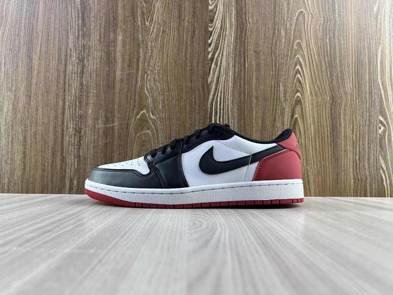 NIKE AIR JORDAN 1 LOW (152)
