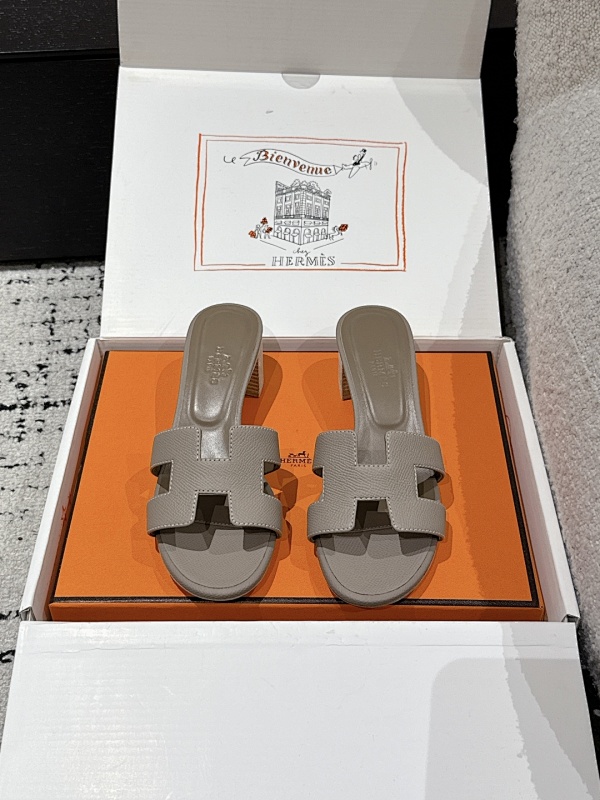HERMES SHOES (558)