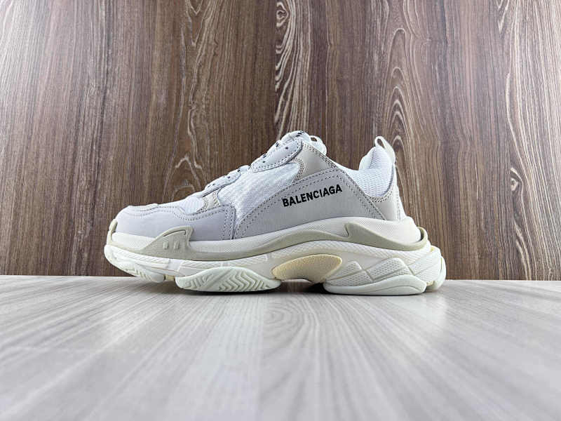 BALENCIAGA SHOES (248)