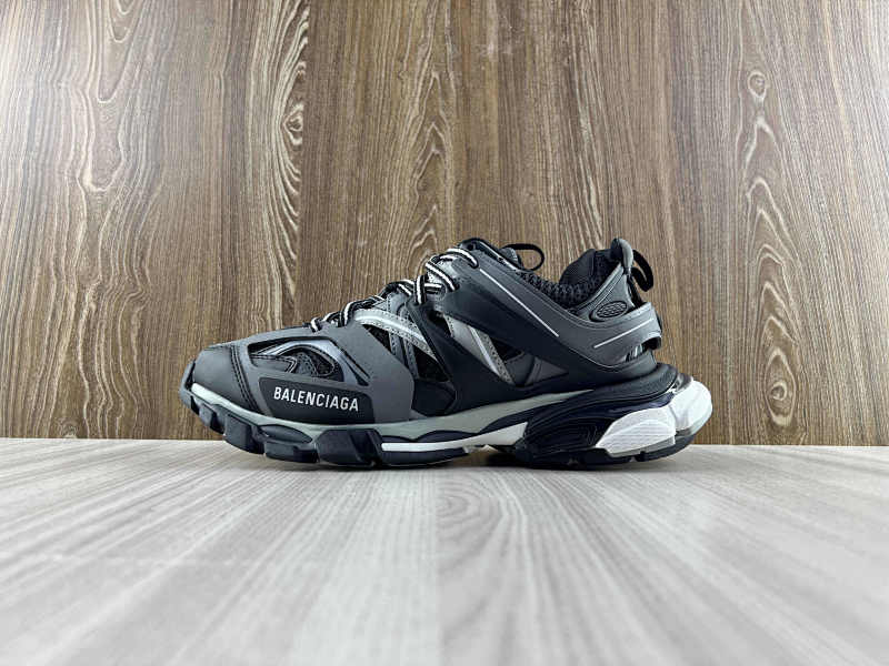 BALENCIAGA SHOES (120)