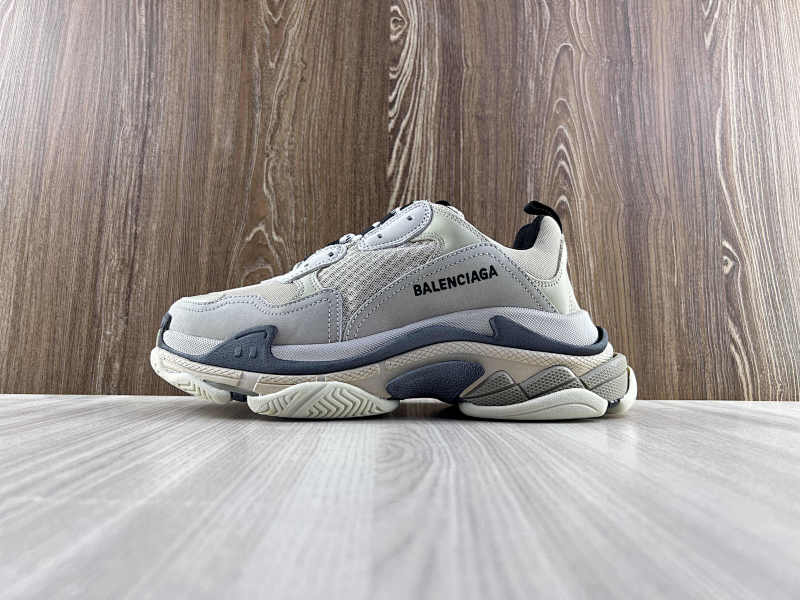 BALENCIAGA SHOES (251)