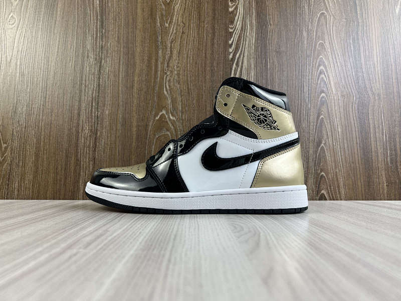 NIKE AIR JORDAN 1 HIGH (75)