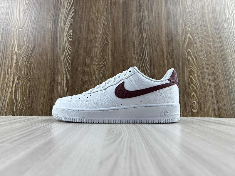 NIKE AIR FORCE 1 (38)