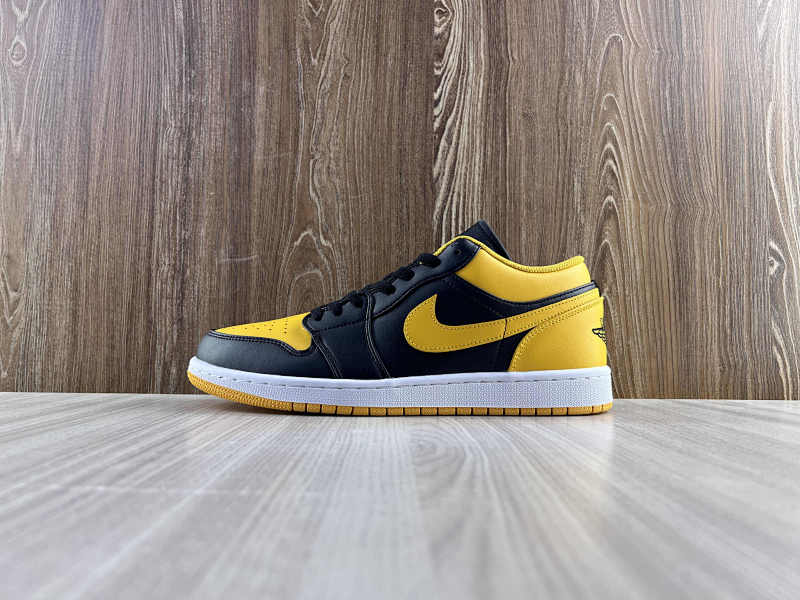 NIKE AIR JORDAN 1 LOW (11)
