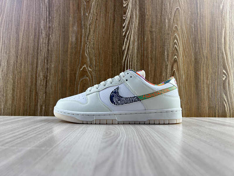 NIKE DUNK (216)