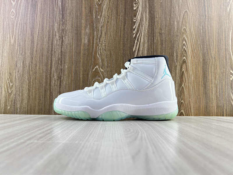 NIKE AIR JORDAN 11 (13)
