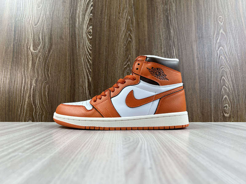 NIKE AIR JORDAN 1 HIGH (39)