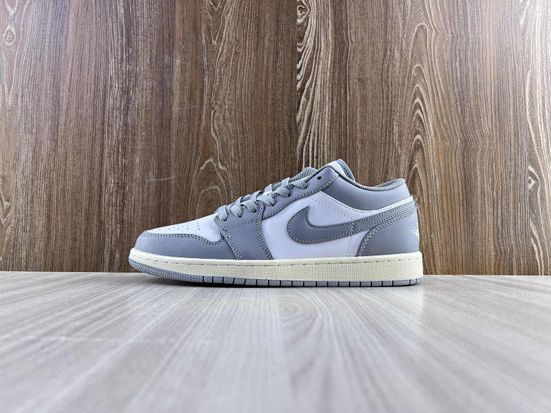 NIKE AIR JORDAN 1 LOW (37)