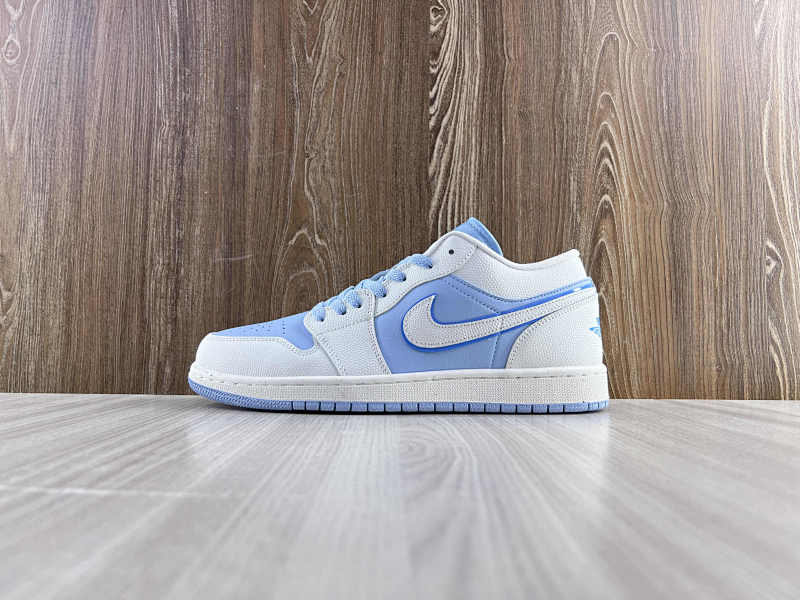 NIKE AIR JORDAN 1 LOW (44)
