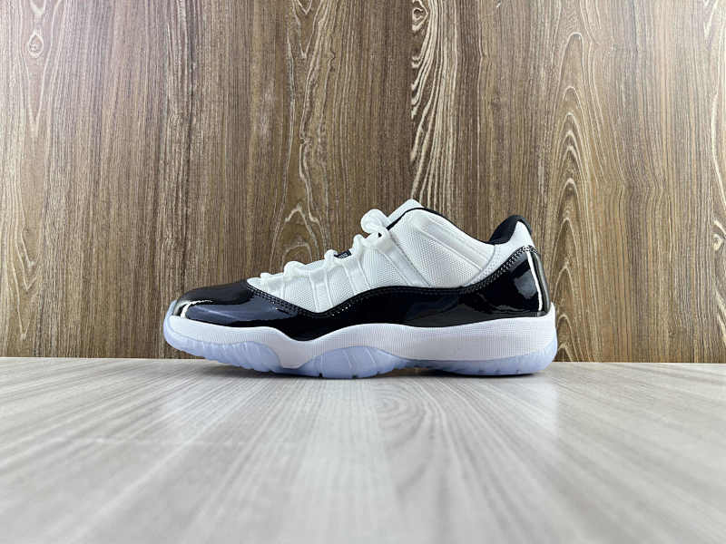 NIKE AIR JORDAN 11 (14)