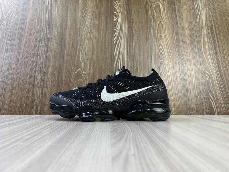 NIKE VAPORMAX (10)