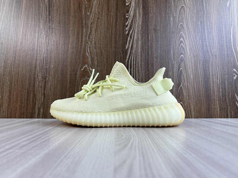 YEEZY 350 (22)