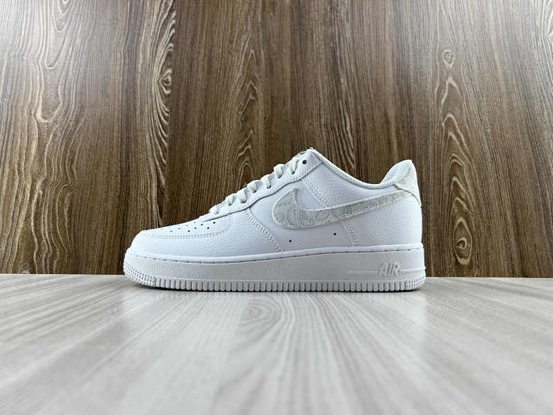 NIKE AIR FORCE 1 (42)