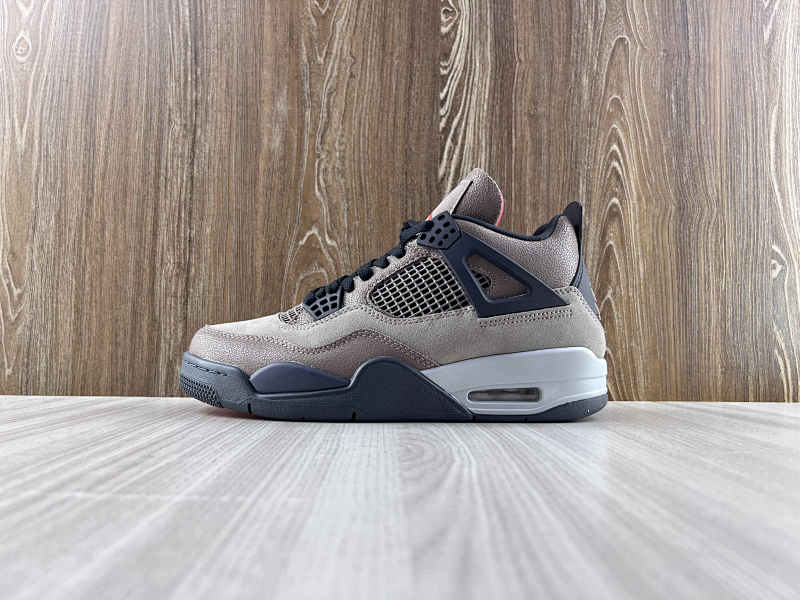 NIKE AIR JORDAN 4 (22)