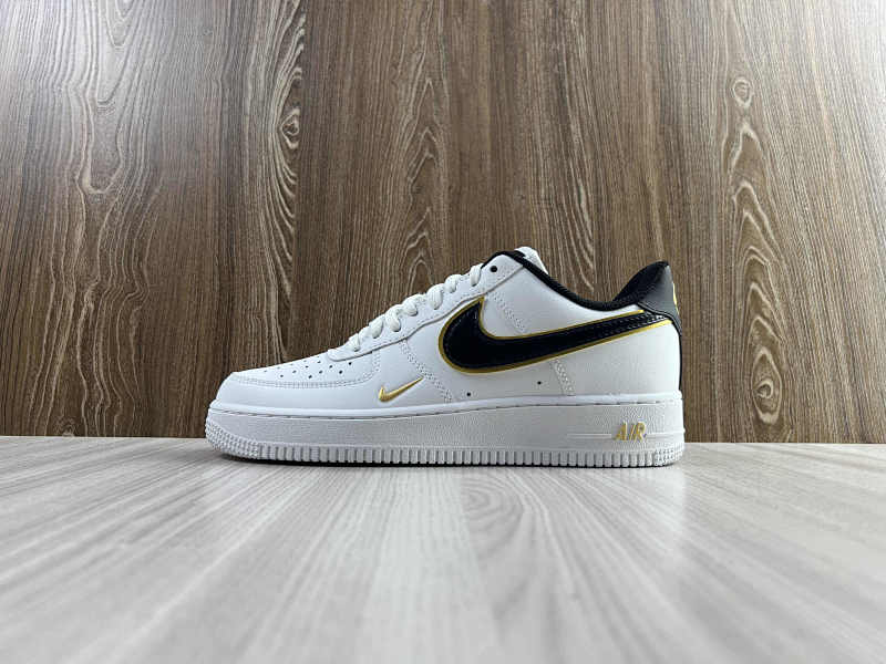 NIKE AIR FORCE 1 (64)