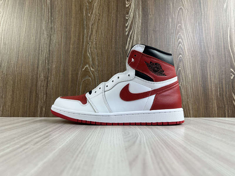 NIKE AIR JORDAN 1 HIGH (101)