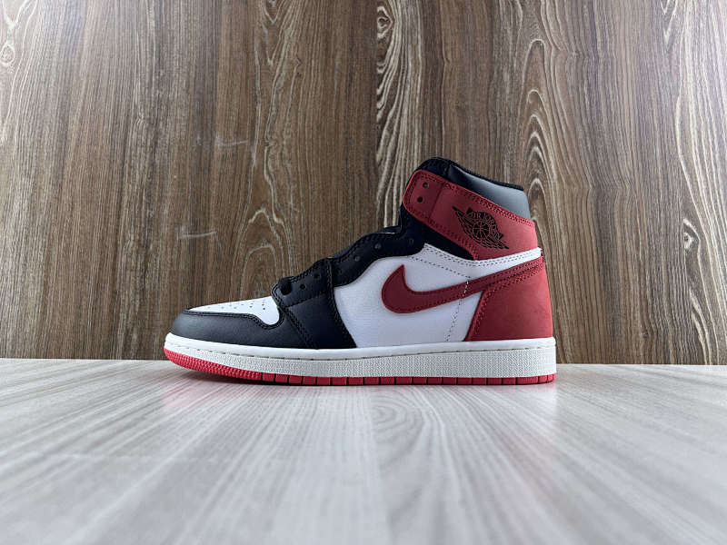 NIKE AIR JORDAN 1 HIGH (33)