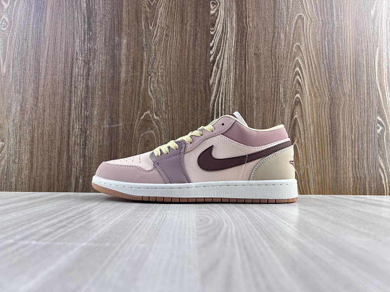 NIKE AIR JORDAN 1 LOW (12)