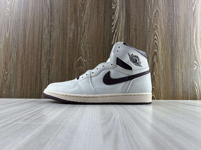NIKE AIR JORDAN 1 HIGH (20)