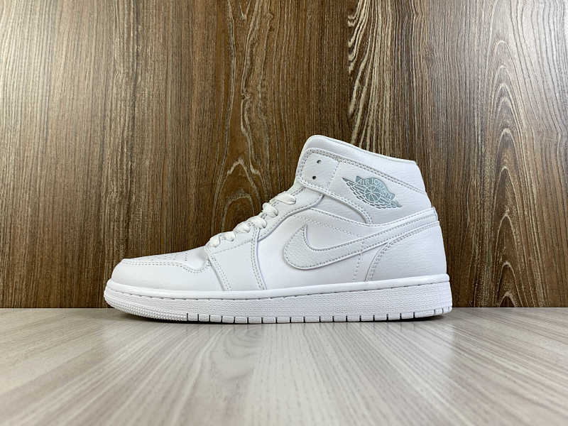 NIKE AIR JORDAN 1 MID (10)