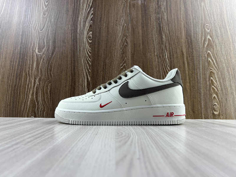 NIKE AIR FORCE 1 (84)