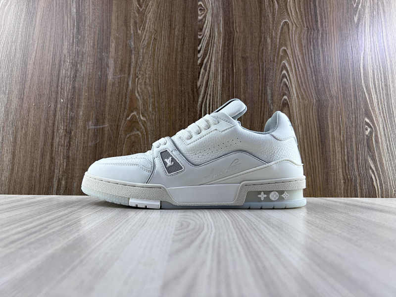 LOUIS VUITTON SHOES (56)