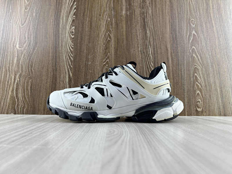 BALENCIAGA SHOES (117)