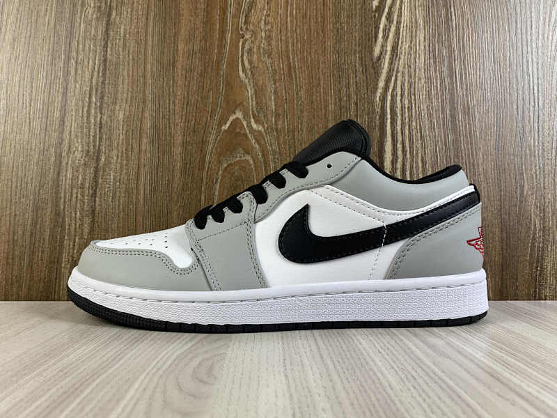 NIKE AIR JORDAN 1 LOW (130)