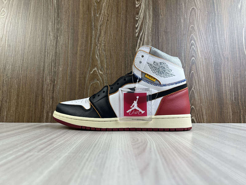 NIKE AIR JORDAN 1 HIGH (125)