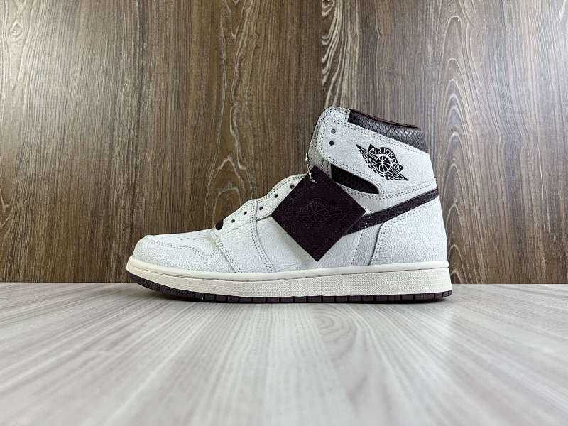 NIKE AIR JORDAN 1 HIGH (124)