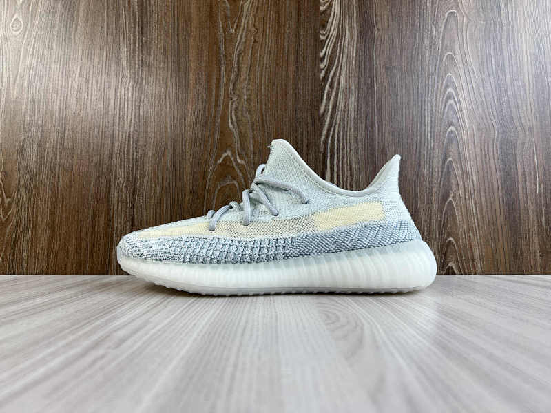 YEEZY 350 (53)