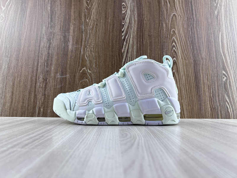 NIKE UPTEMPO (34)