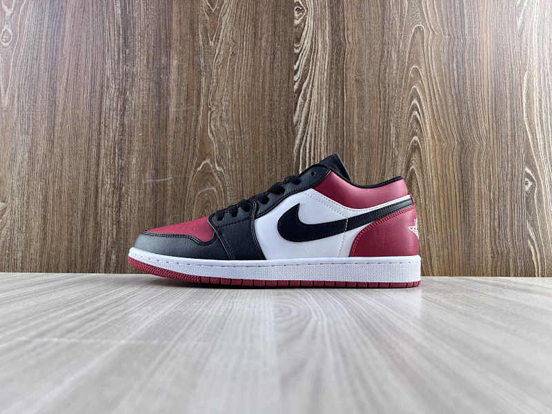 NIKE AIR JORDAN 1 LOW (70)