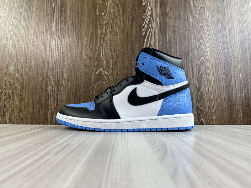 NIKE AIR JORDAN 1 HIGH (121)