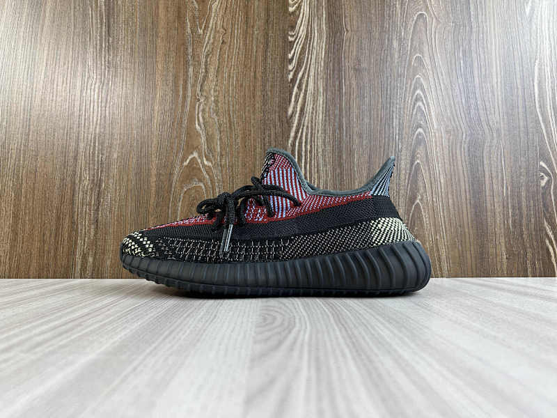 YEEZY 350 (6)